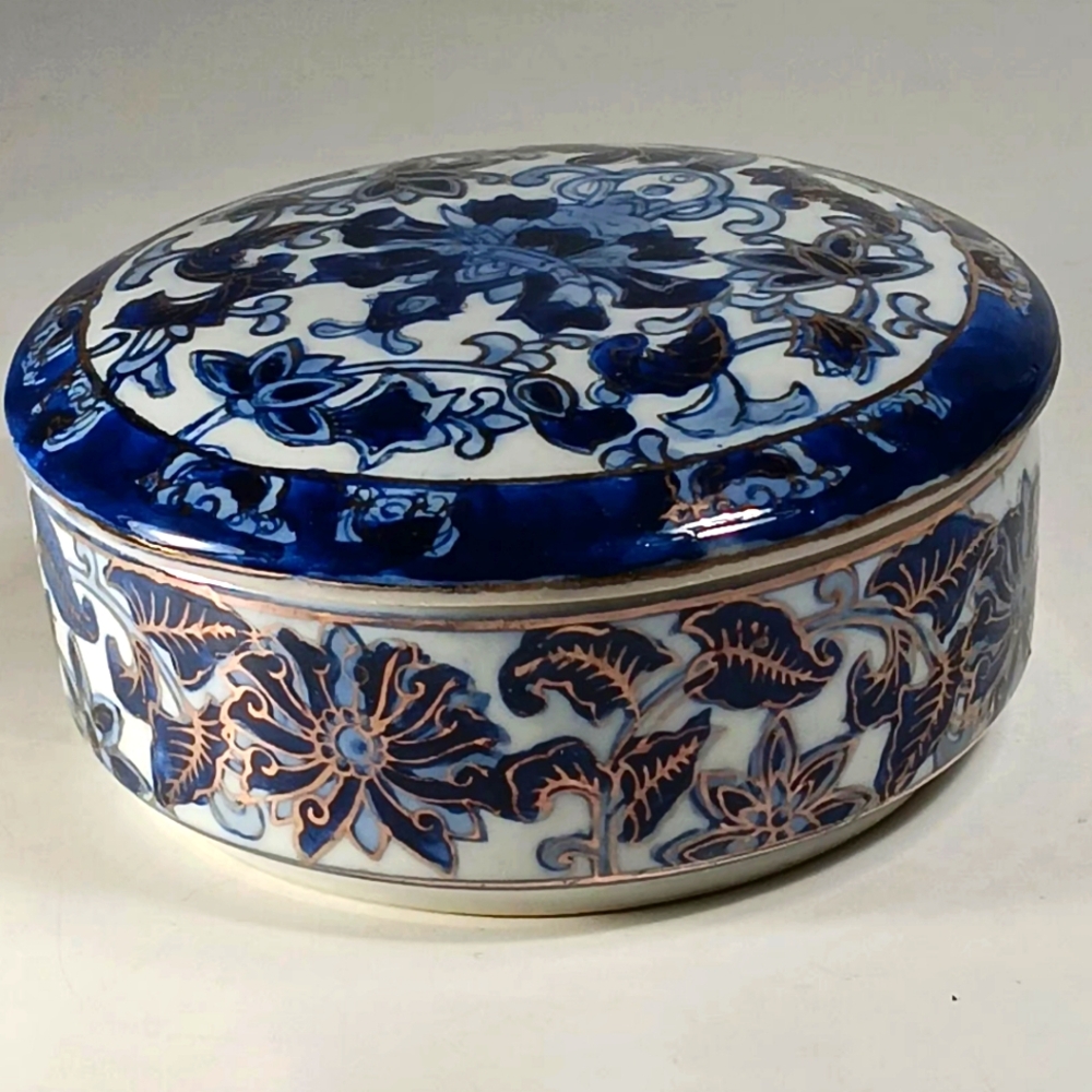 Vtg. Asian Blue on White Round Trinket Box with Lid
